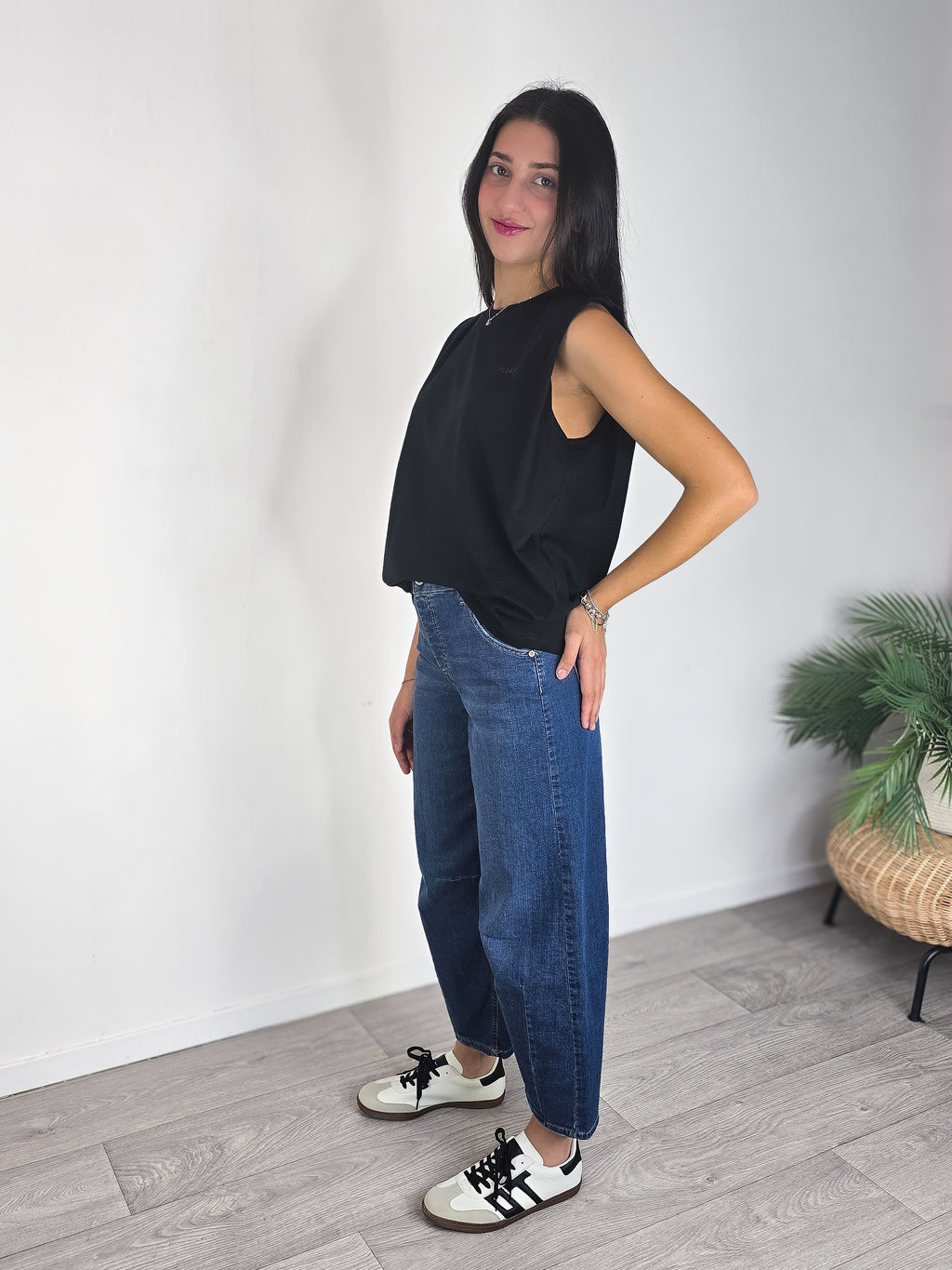 Please - T-shirt smanicata girocollo - Nero