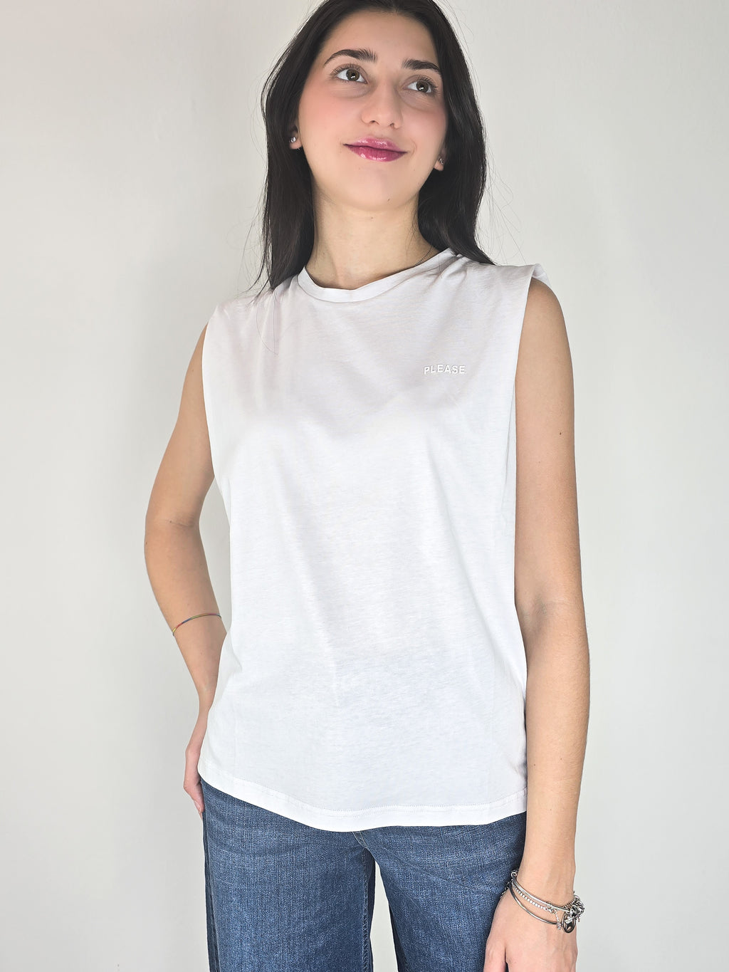 Please - T-shirt smanicata girocollo - Bianco