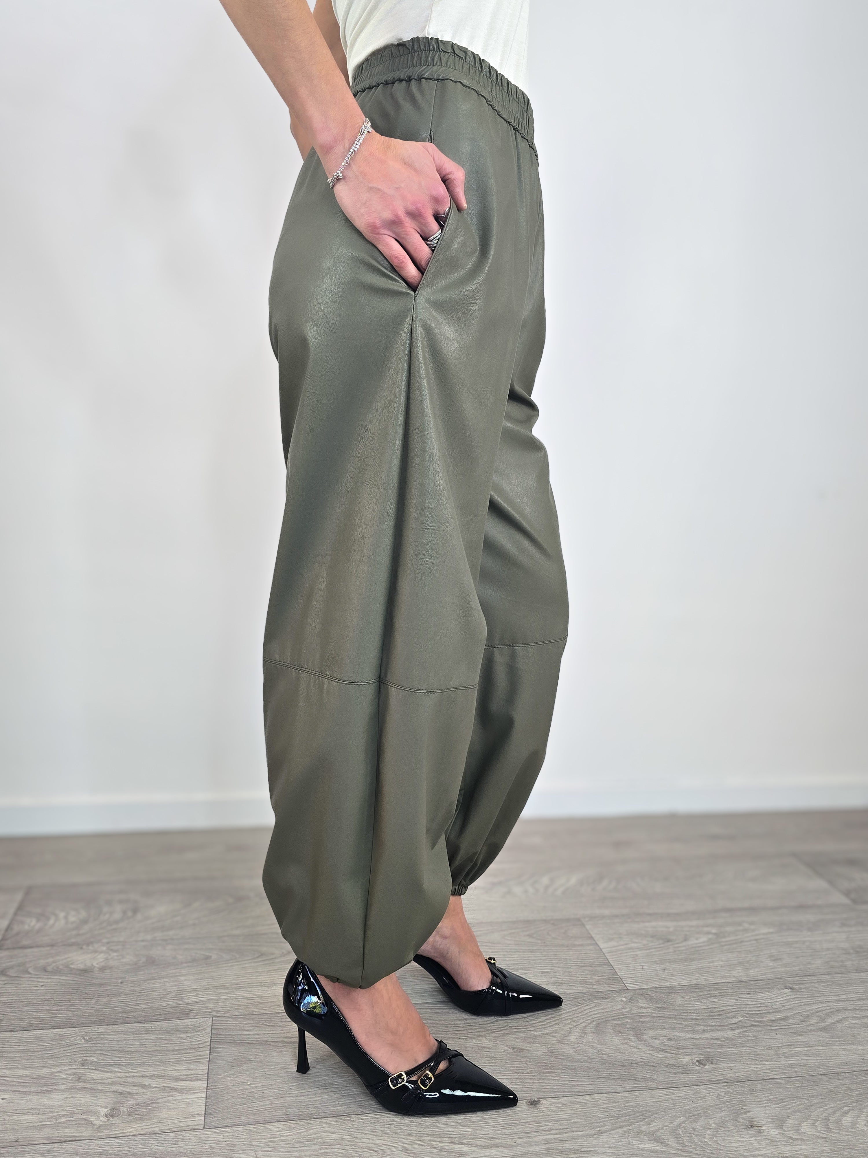 Kontatto - Jogger in ecopelle - Verde militare