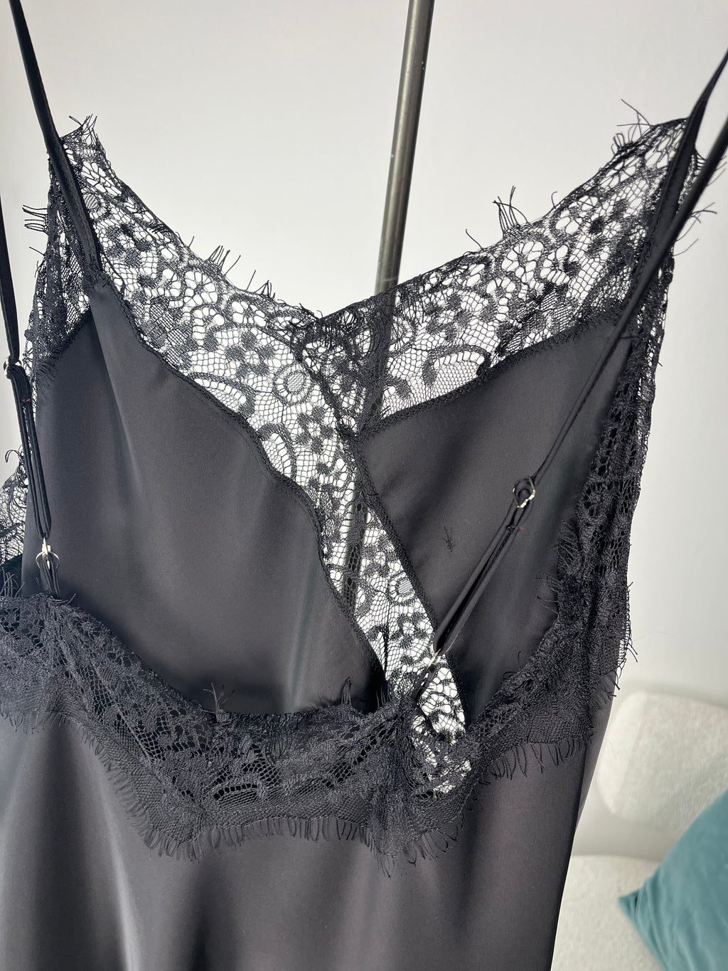 Abito Satin Nero - Kontatto