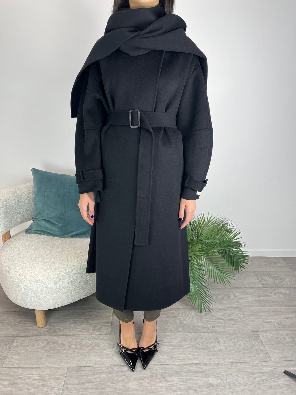 Cappotto con Sciarpa Nero - Haveone