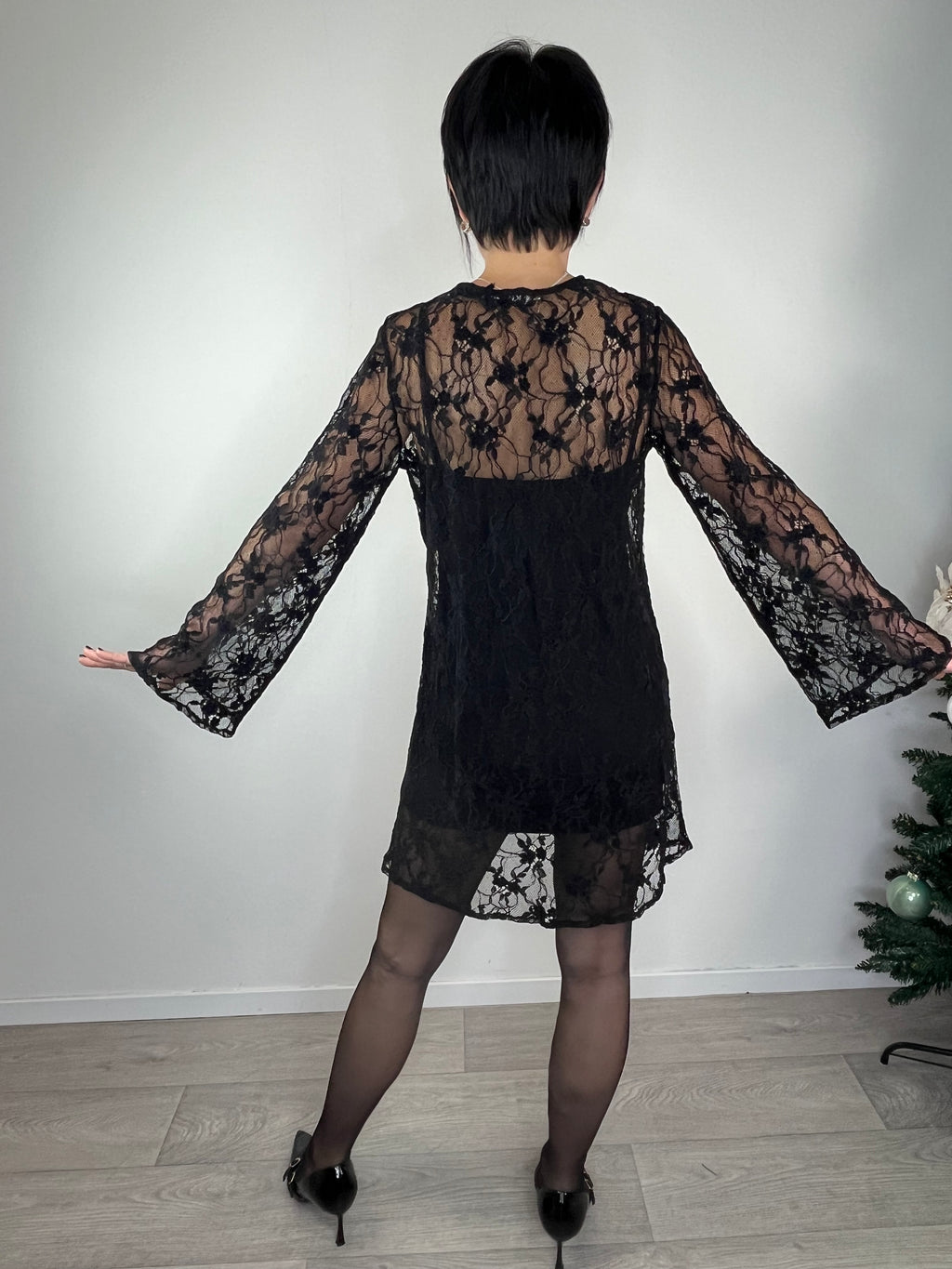 Abito corto in pizzo Nero - Kikisix