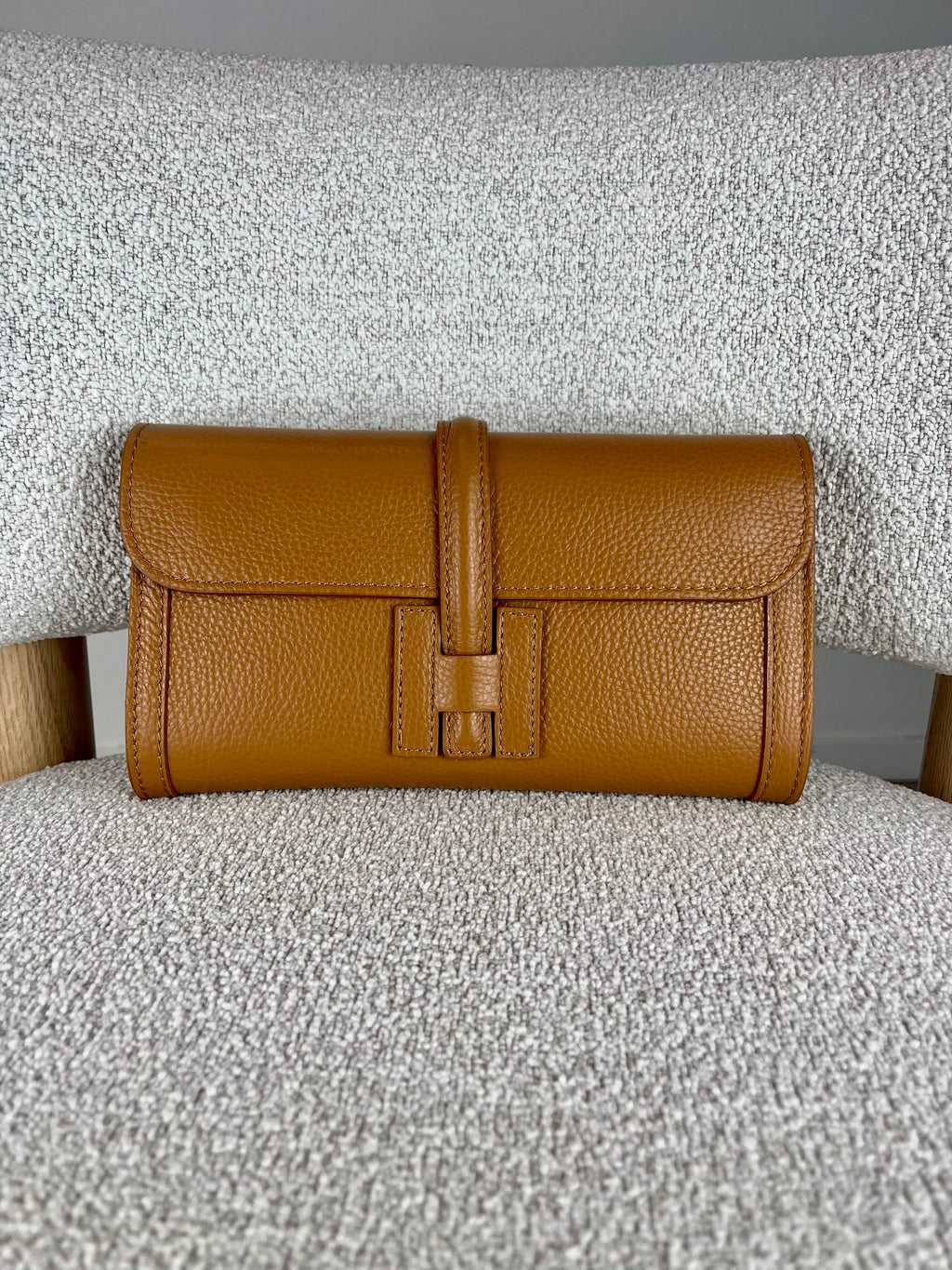 Pochette in vera pelle con tracolla - Cuoio