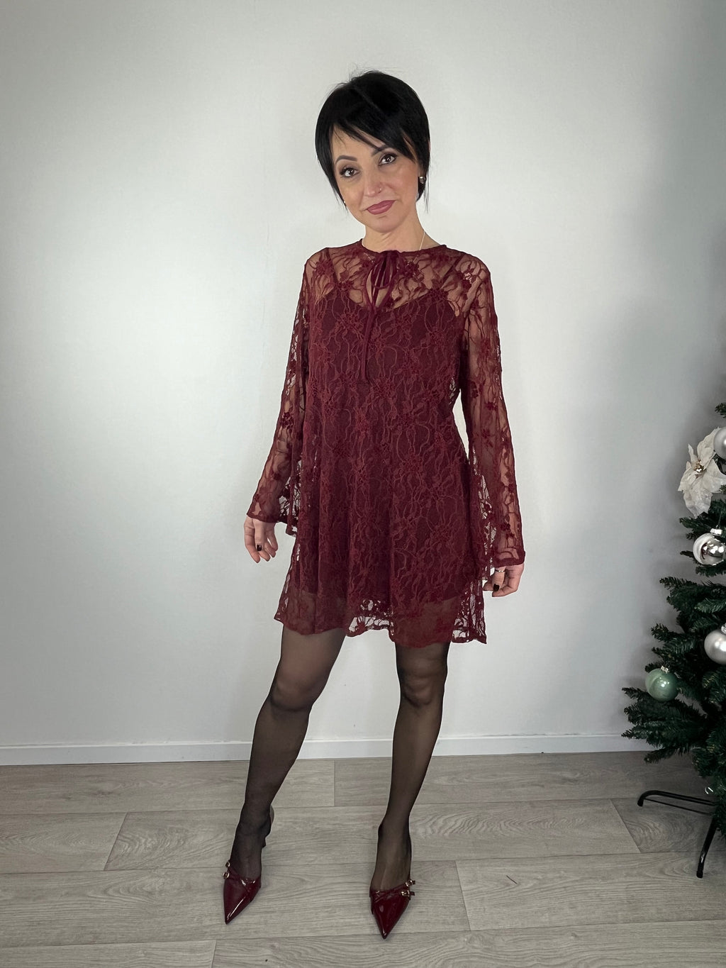 Abito corto in pizzo Vino - Kikisix