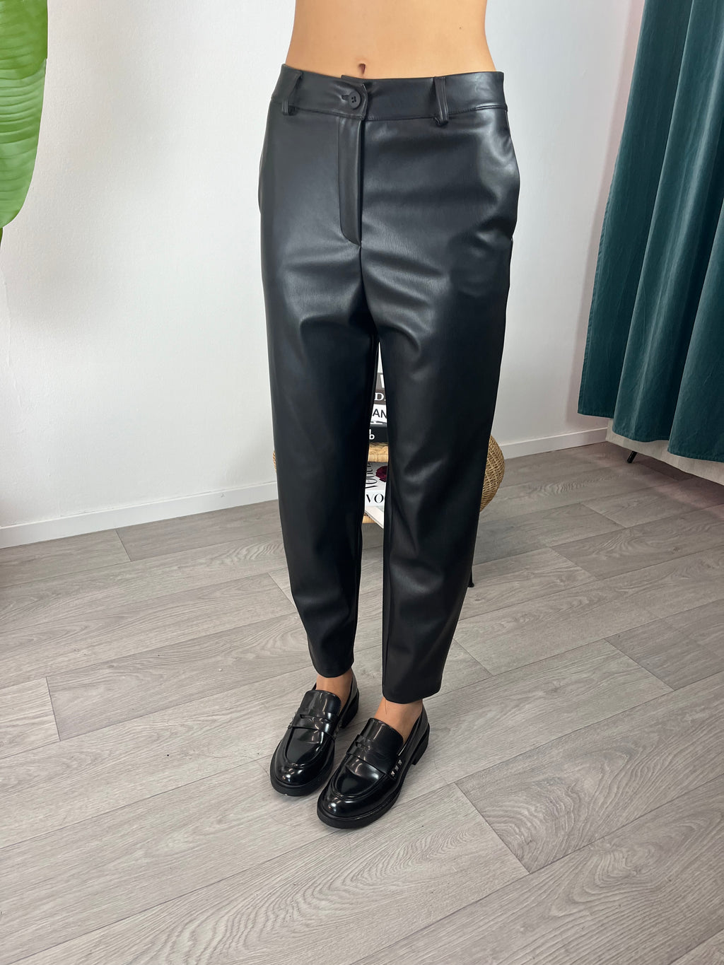 Pantaloni Ecopelle Neri Kikisix