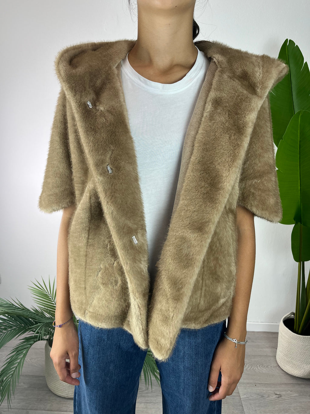 Eco Pelliccia Miele Kontatto