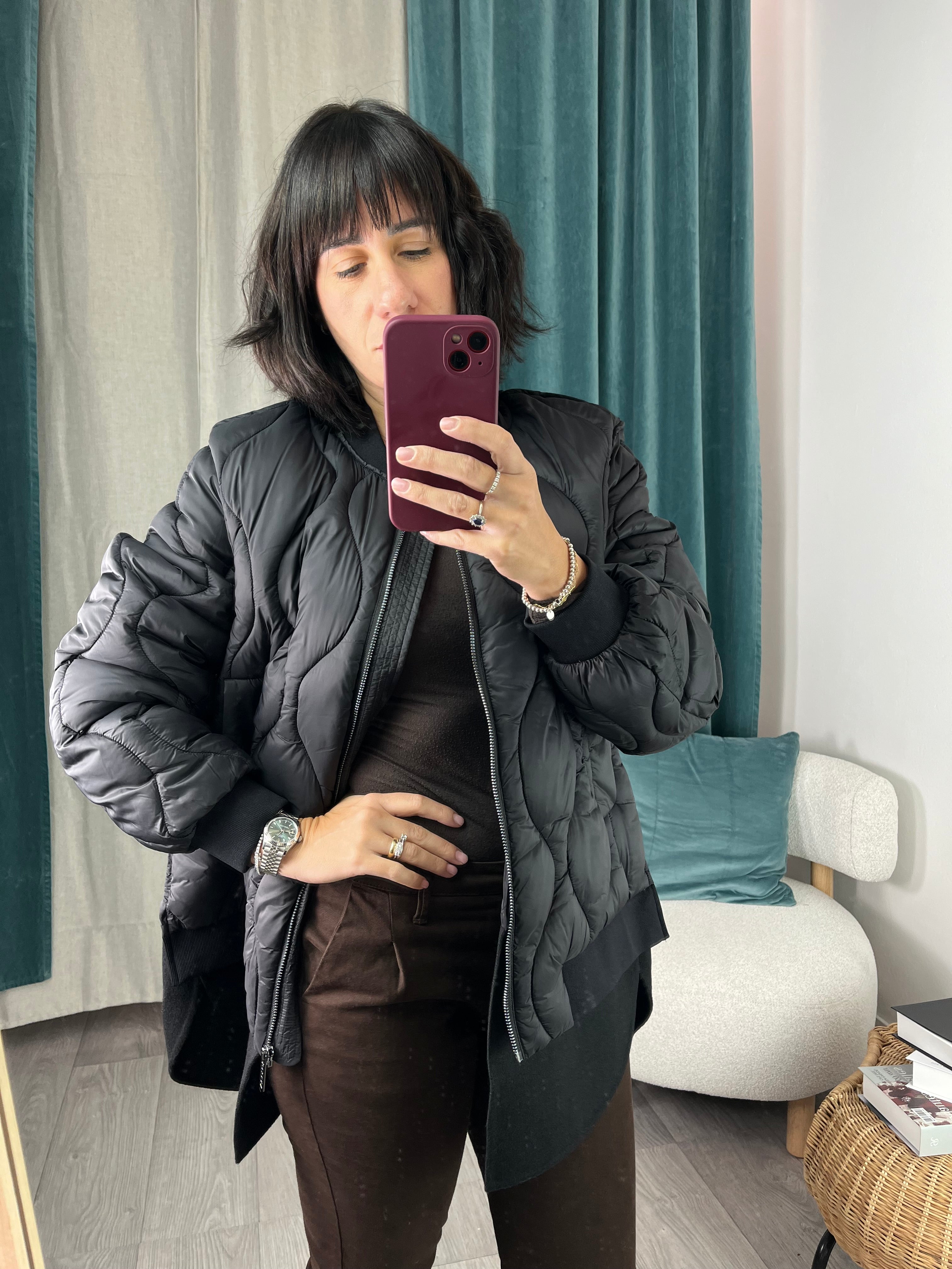 Piumino bomber Vicolo con taglio a scatola, inserti in tessuto e tasche, vestibilità morbida.