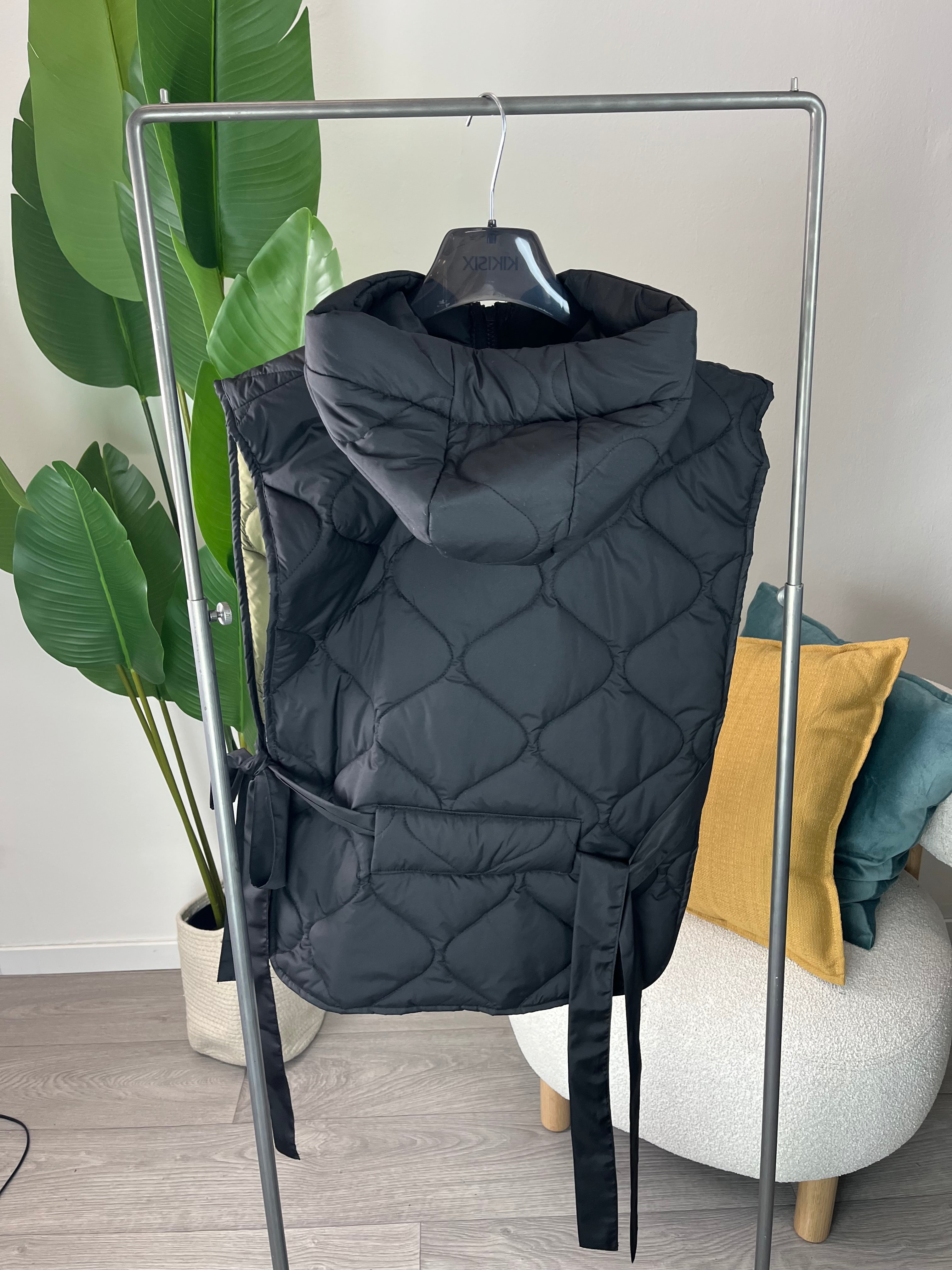 Gilet Trapuntato Nero Kikisix