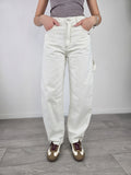 Berna Jeans Barrel bianco latte indossati da modella per Sabrina Shopping Therapy Shop online Verona 