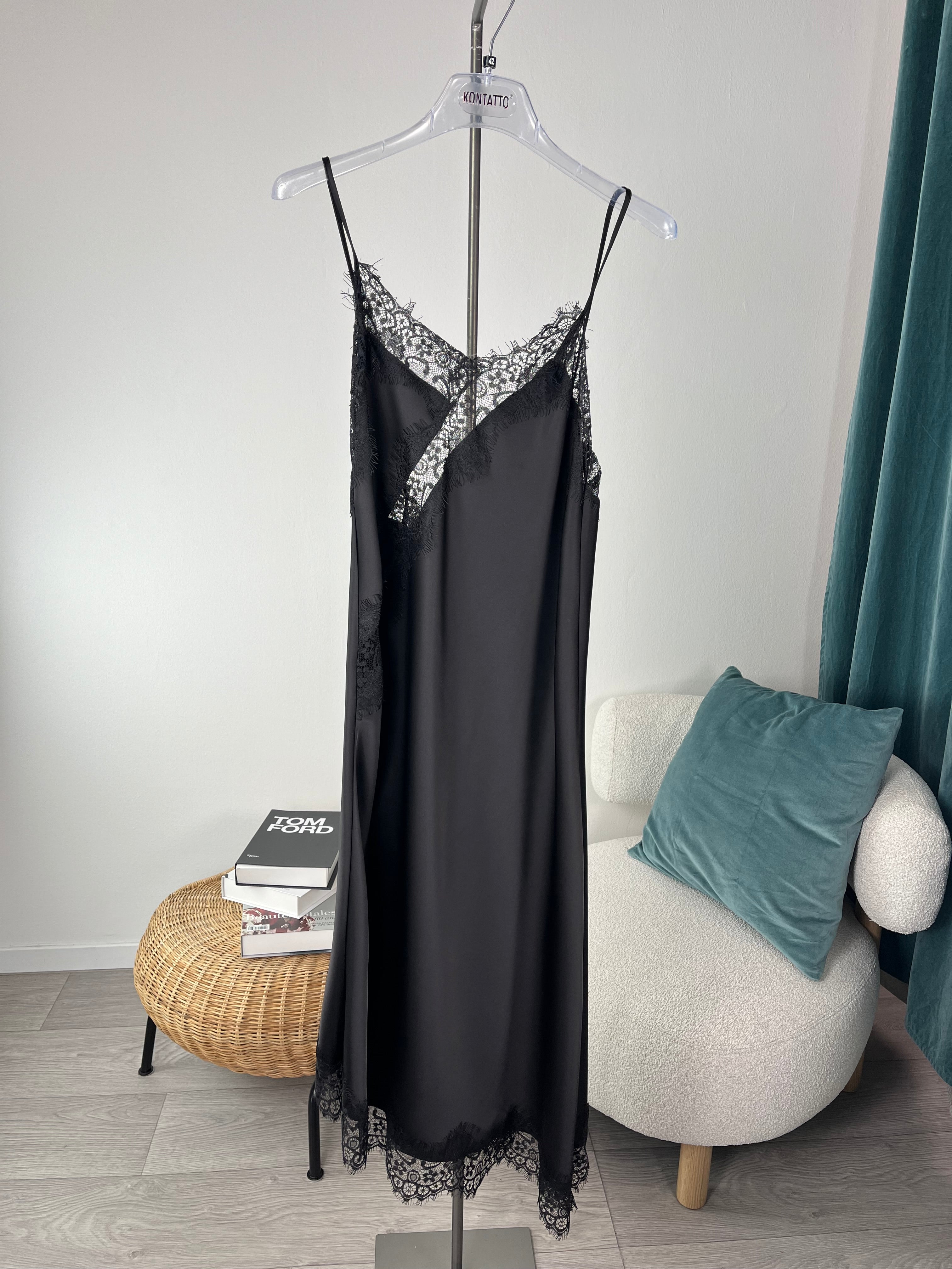 Abito Satin Nero - Kontatto