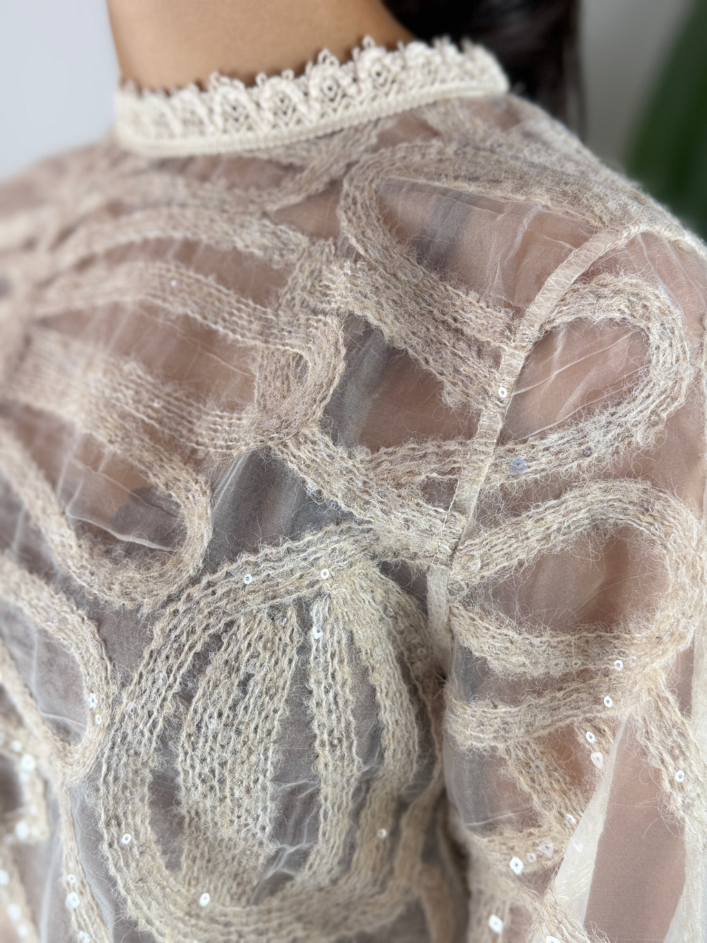 Blusa Ricamo Burro Tensione In