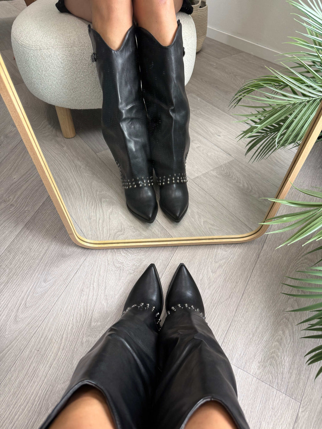 Texano Borchie Nero black studded knee-high boots with 5cm heel