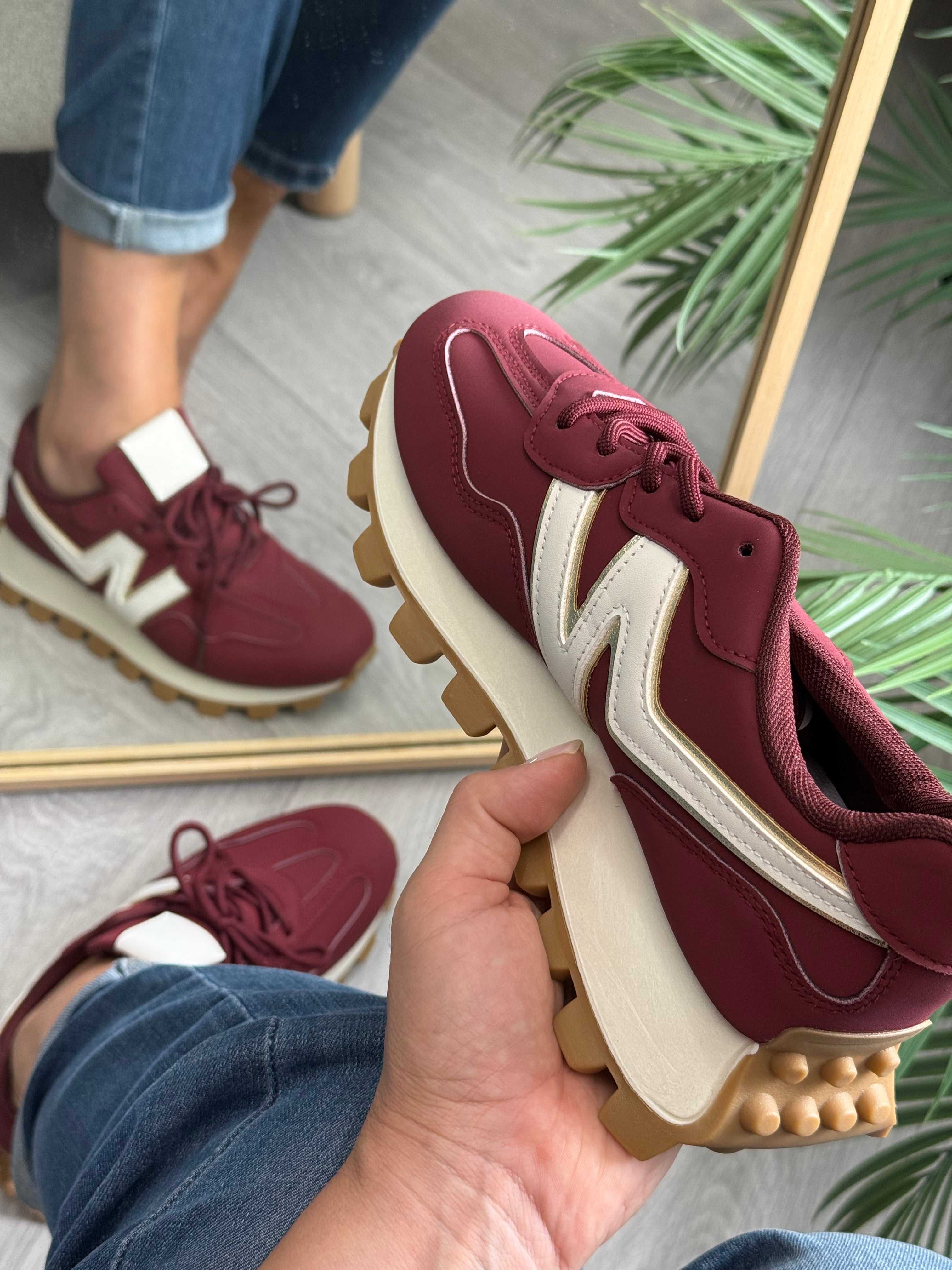 Sneakers Bordeaux | Sabrina Shopping Therapy