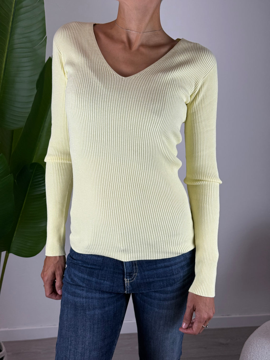 Maglia in costa a V Gialla Kontatto