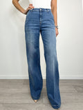 Vicolo jeans Elena indossato da modella