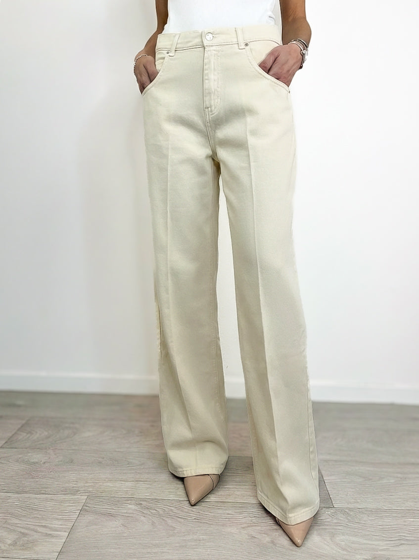 Vicolo jeans modello mia vaniglia indossato