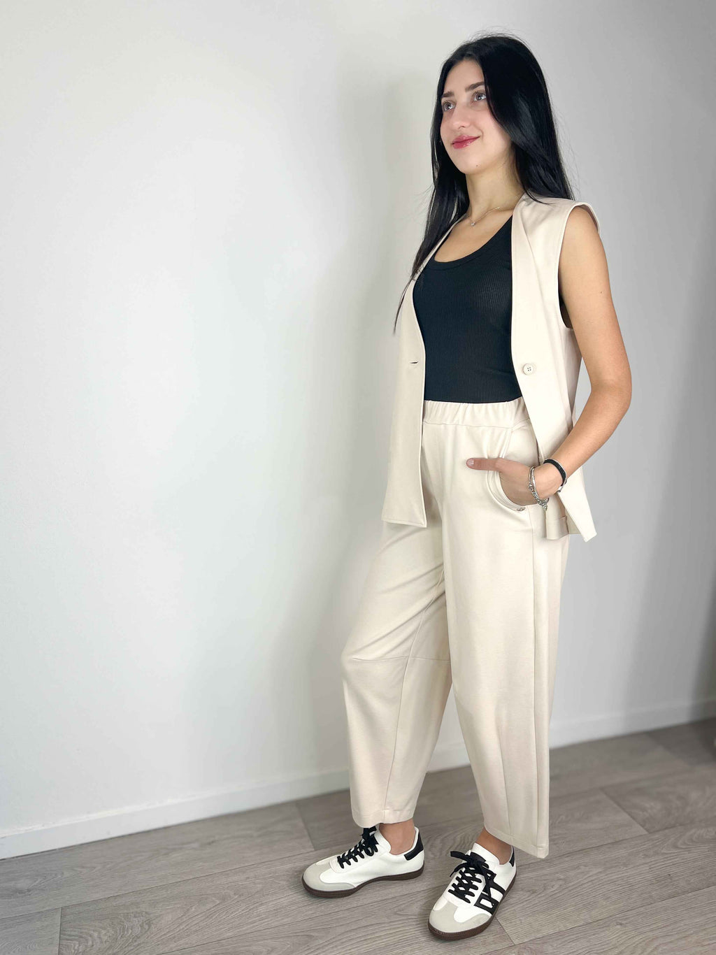 Please - Pantalone baggy in viscosa con elastico - Crema