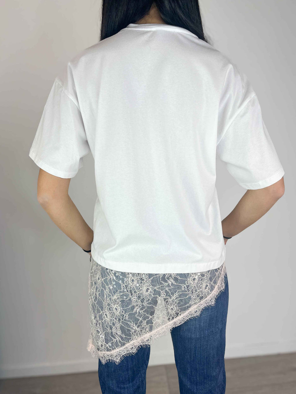 Kikisix - T-shirt con pizzo asimmetrico - Rosa