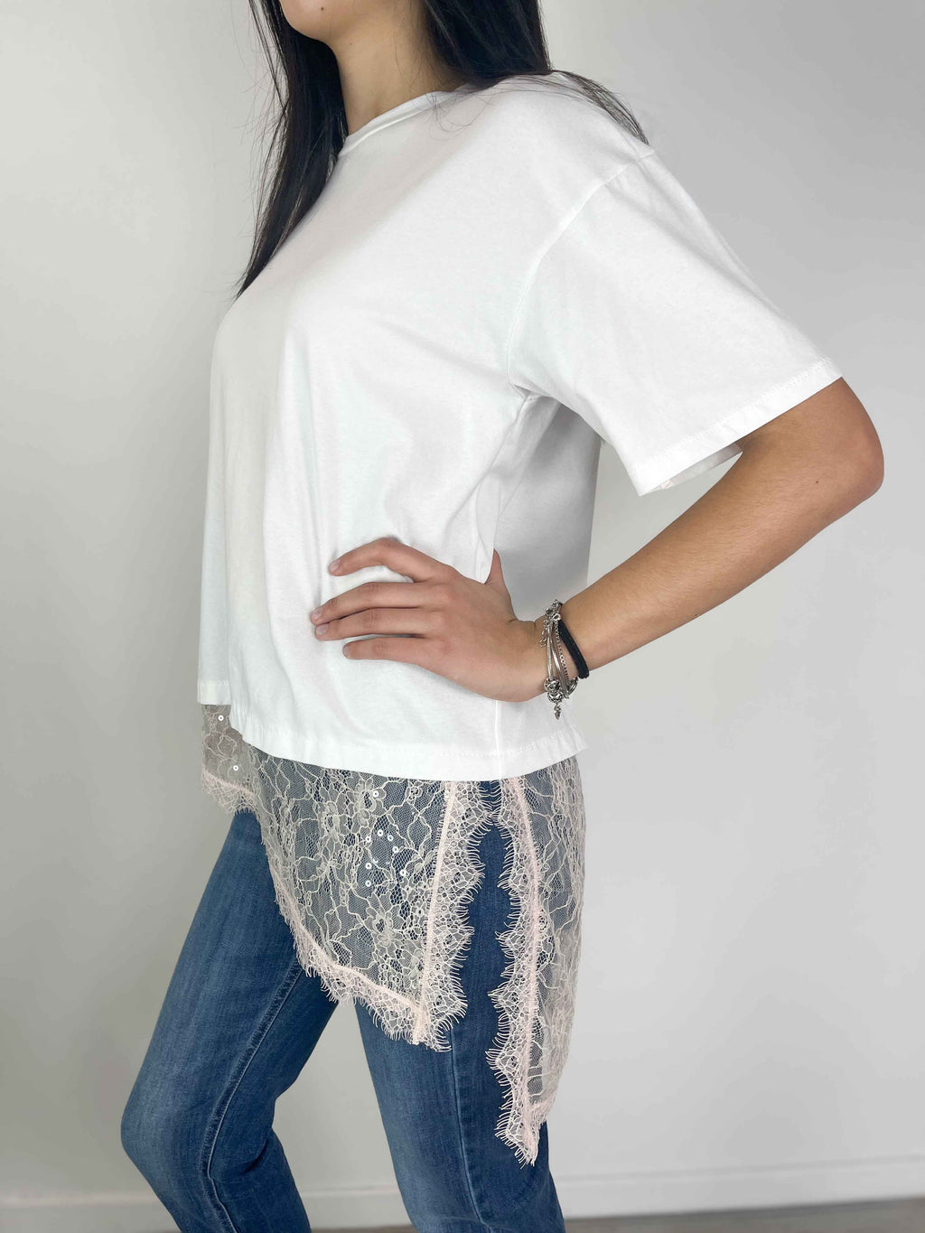 Kikisix - T-shirt con pizzo asimmetrico - Rosa