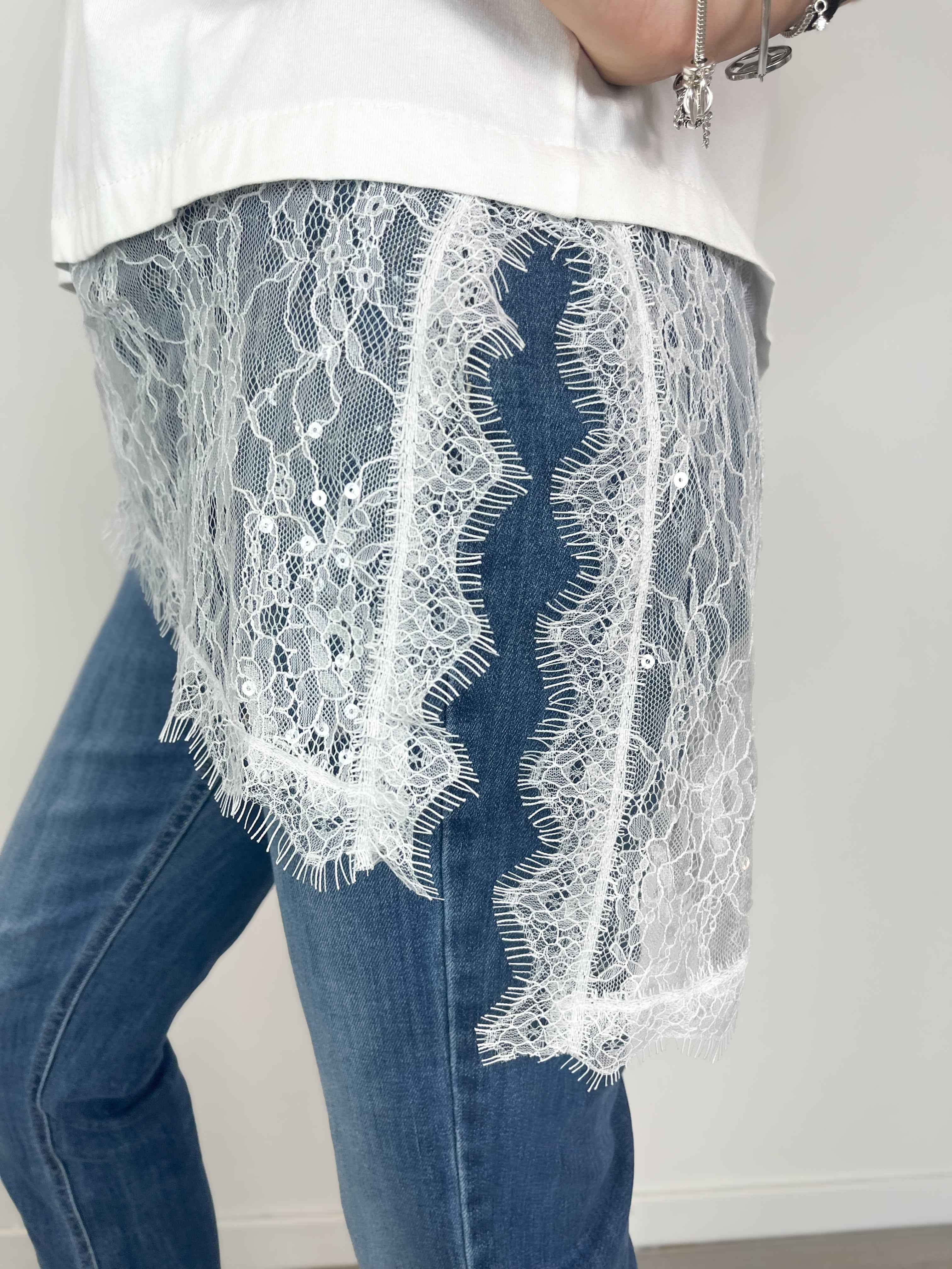 Kikisix - T-shirt con pizzo asimmetrico - Bianco