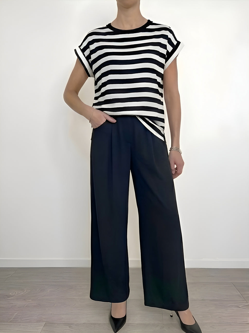 Vicolo - T-shirt a scatola righe - Nero