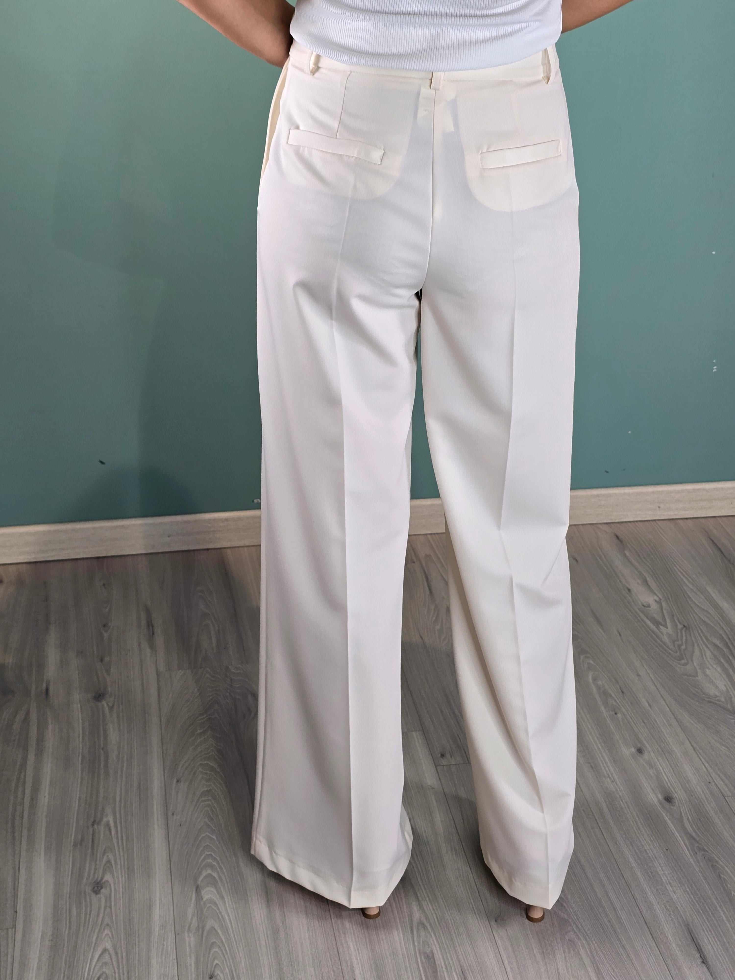 White Pantalone So Chic Kontatto palazzo pants with slim fit back view