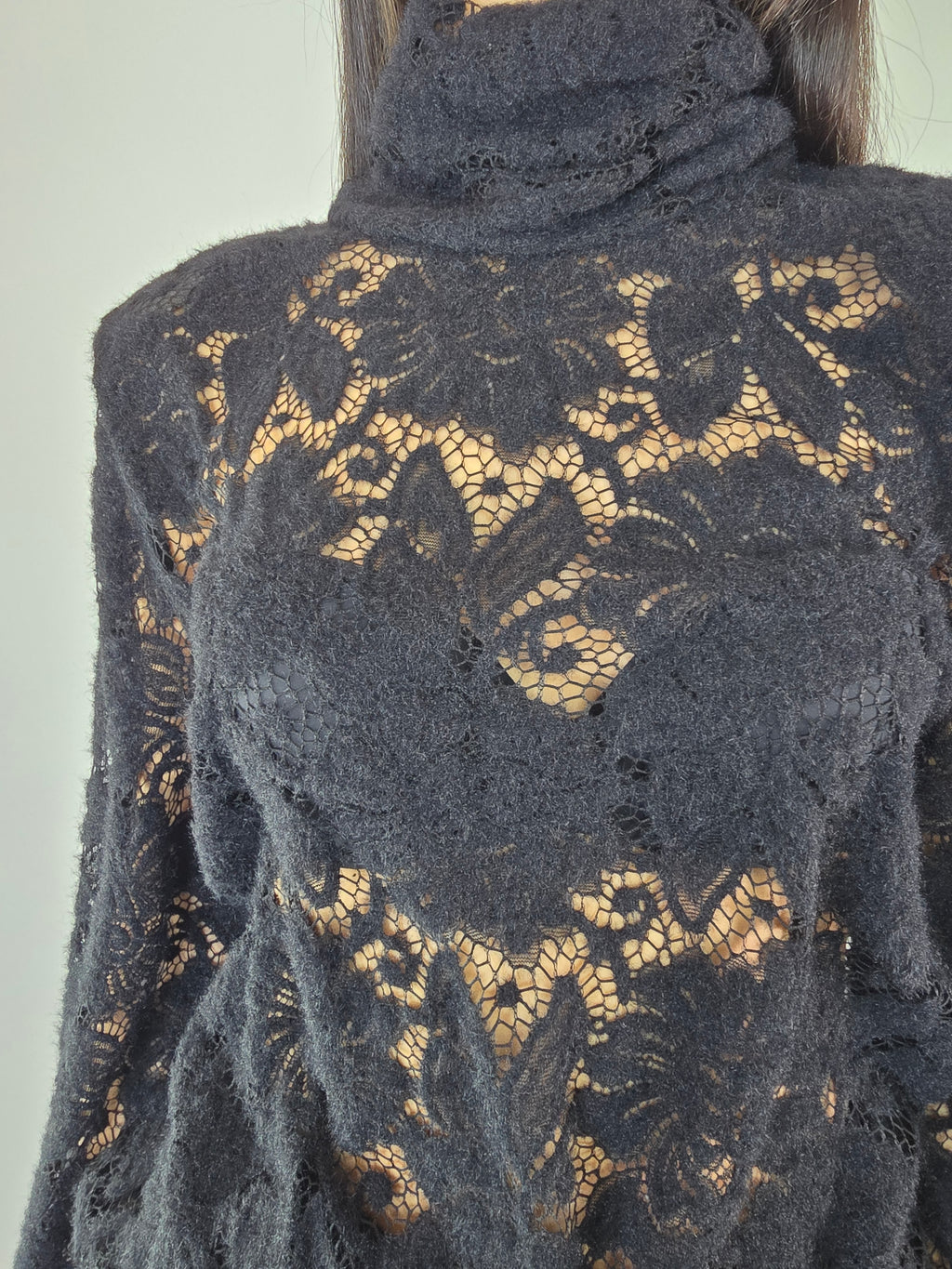 Blusa traforata Nera - Kontatto