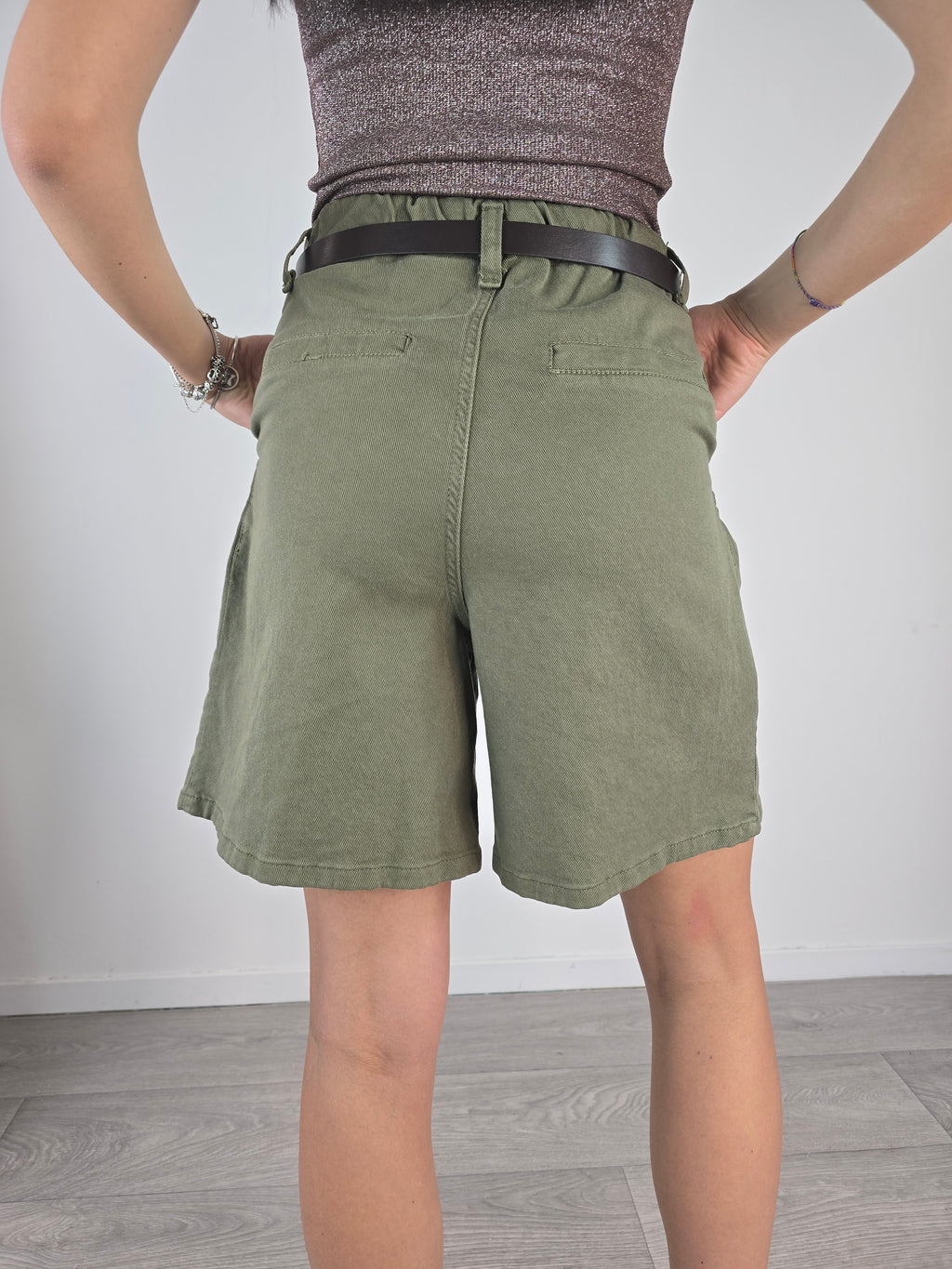 Please - Bermuda con cintura - Militare