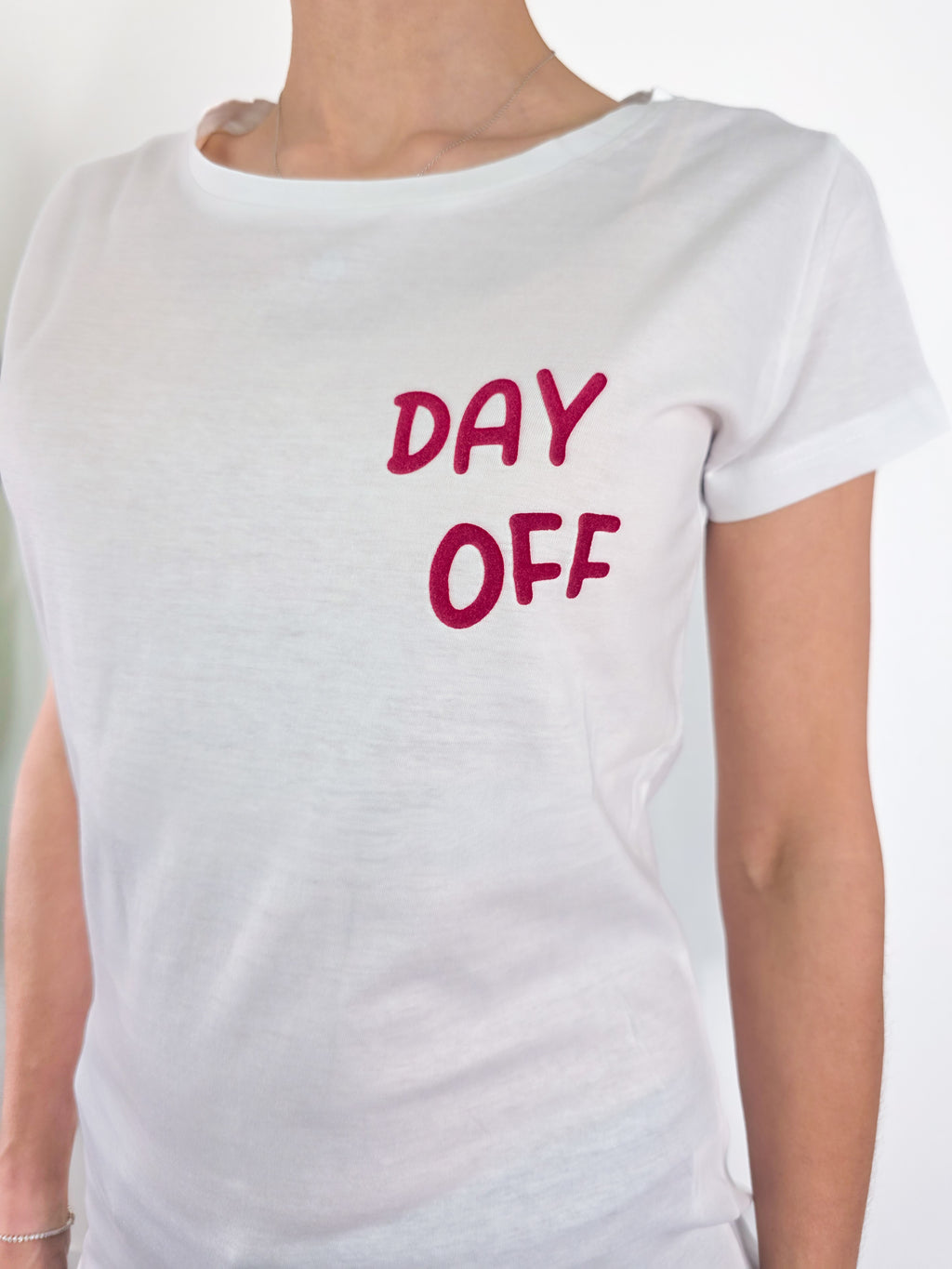 Kikisix - T-shirt Day Off - Bianco e Bordeaux