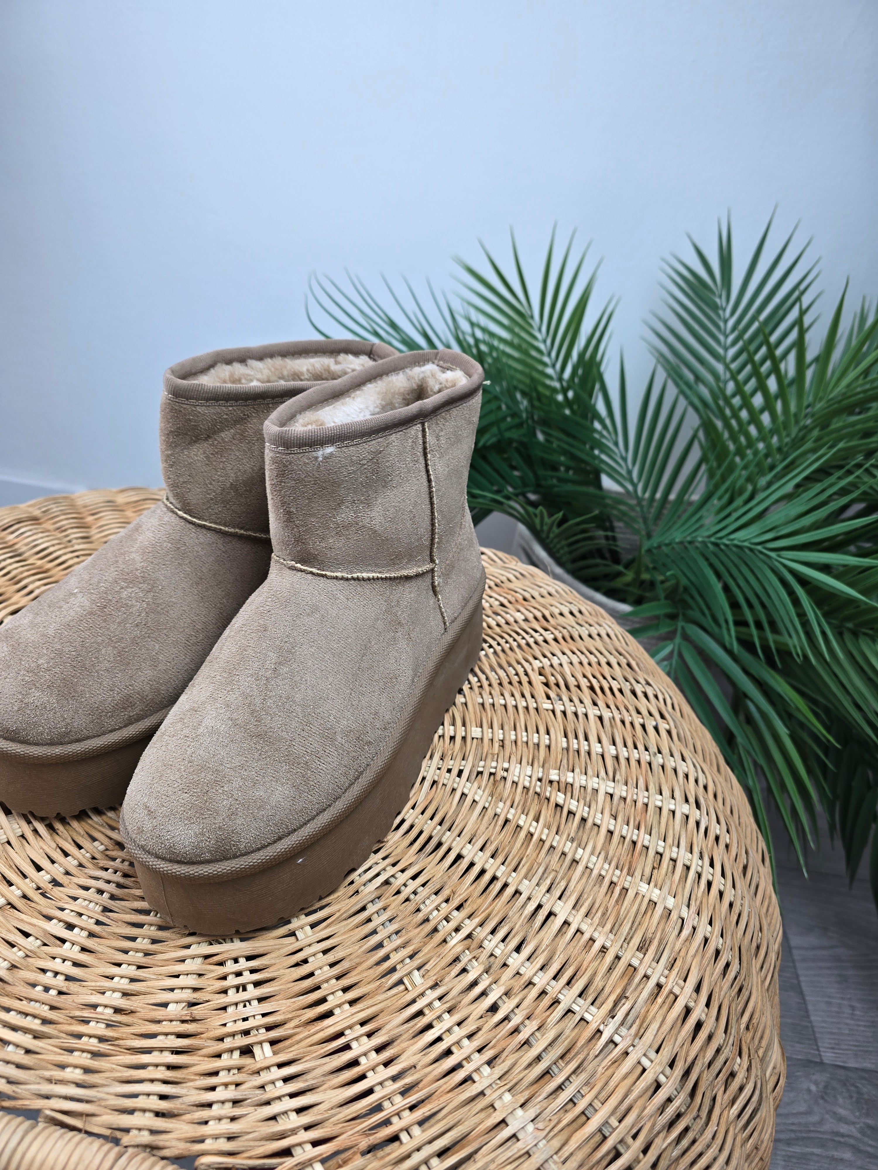 Stivaletto pelliccia beige