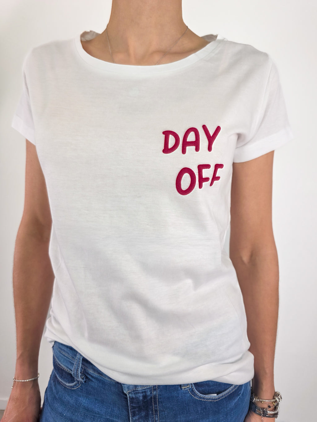 Kikisix - T-shirt Day Off - Bianco e Bordeaux