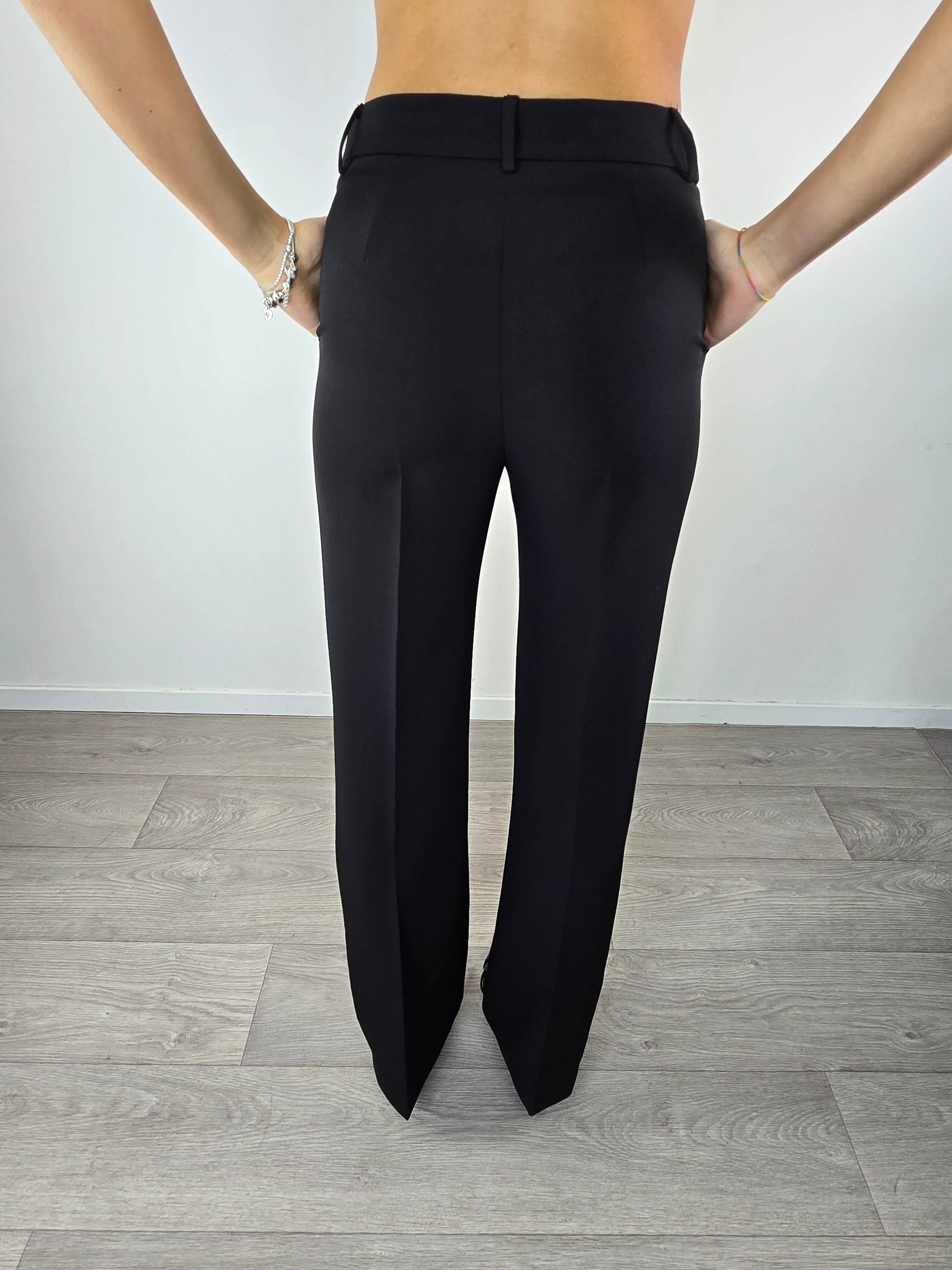 Pantalone svasato Nero - Kontatto