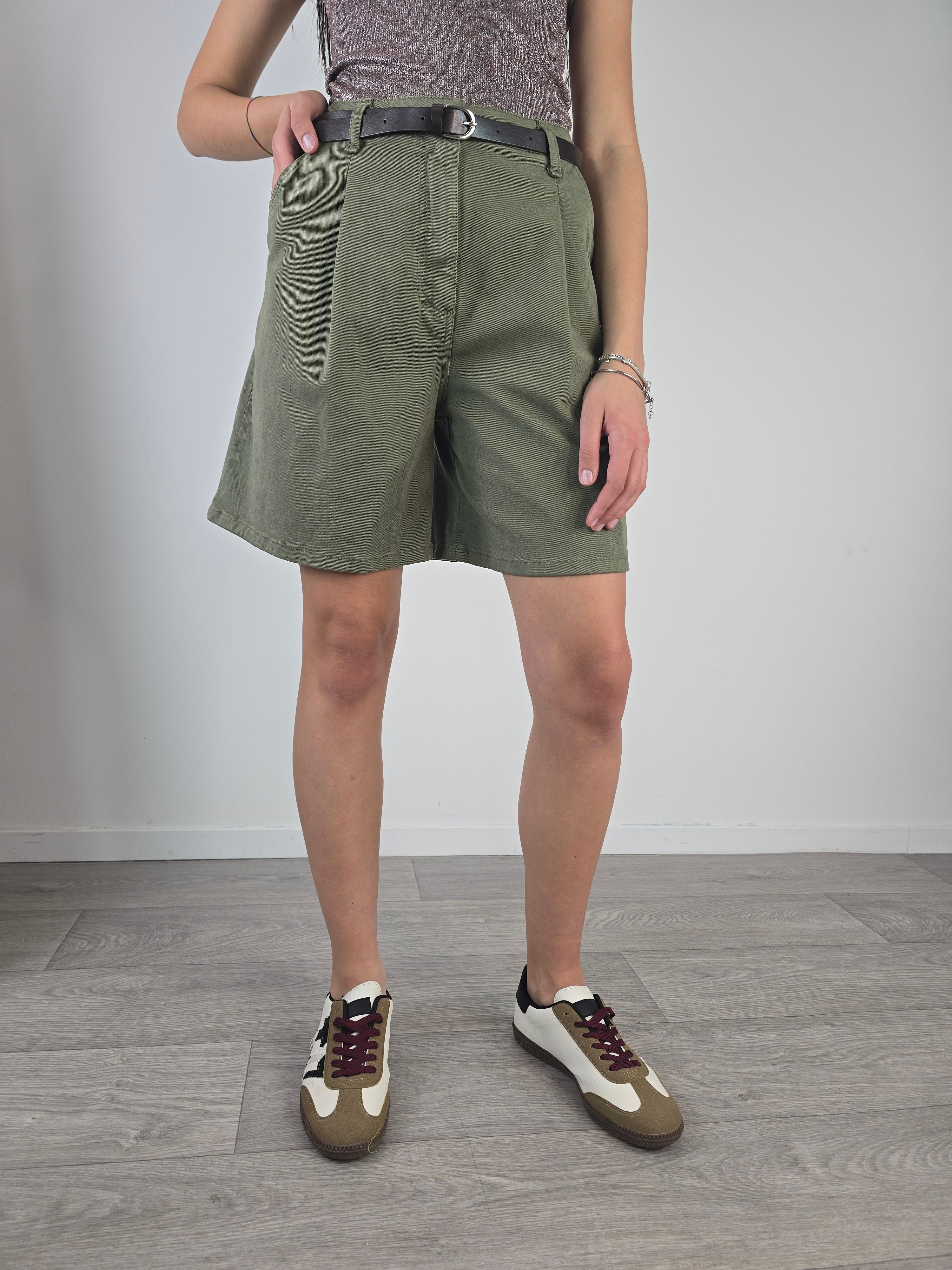 Please - Bermuda con cintura - Militare