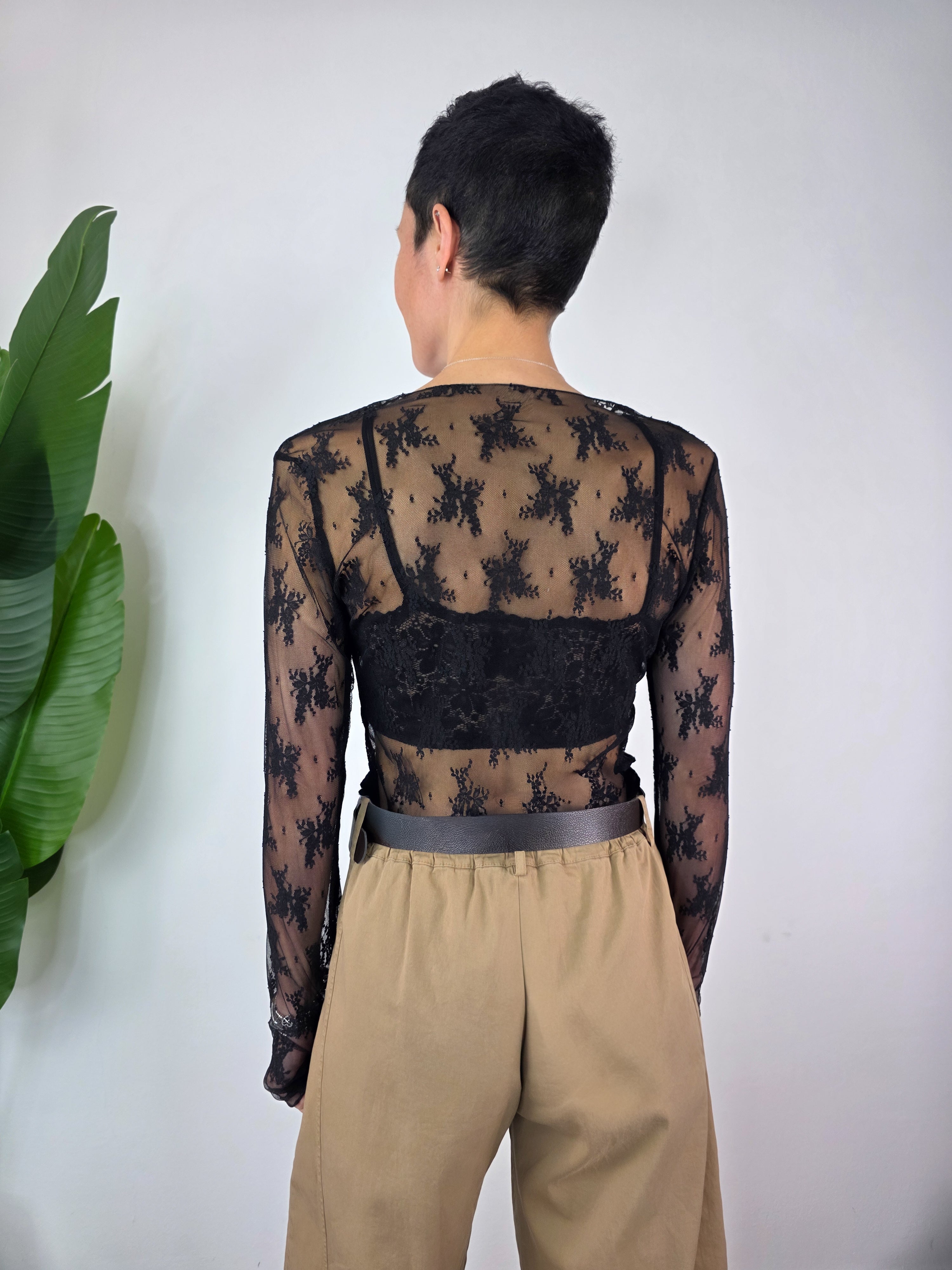 Susy Mix - T-shirt in pizzo manica lunga - Nero