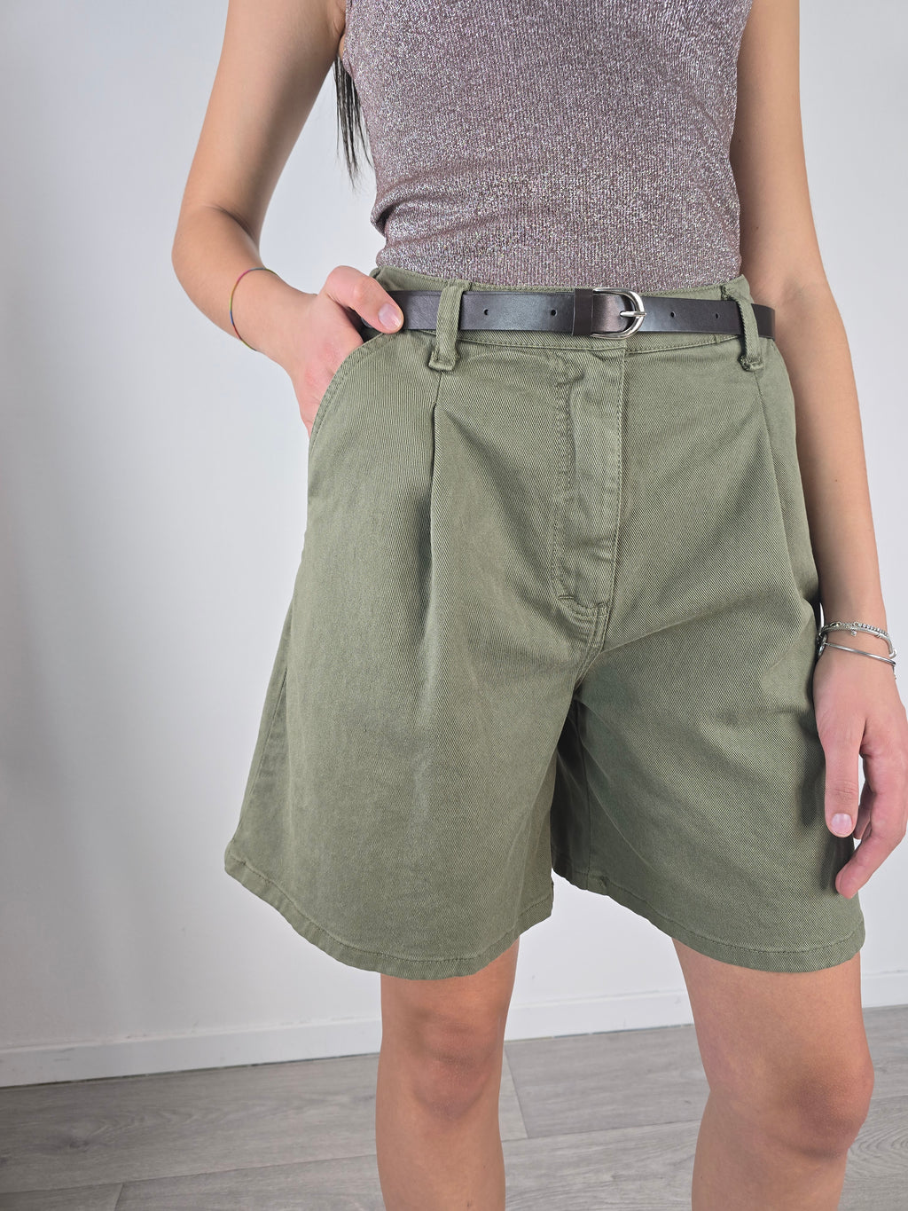 Please - Bermuda con cintura - Militare