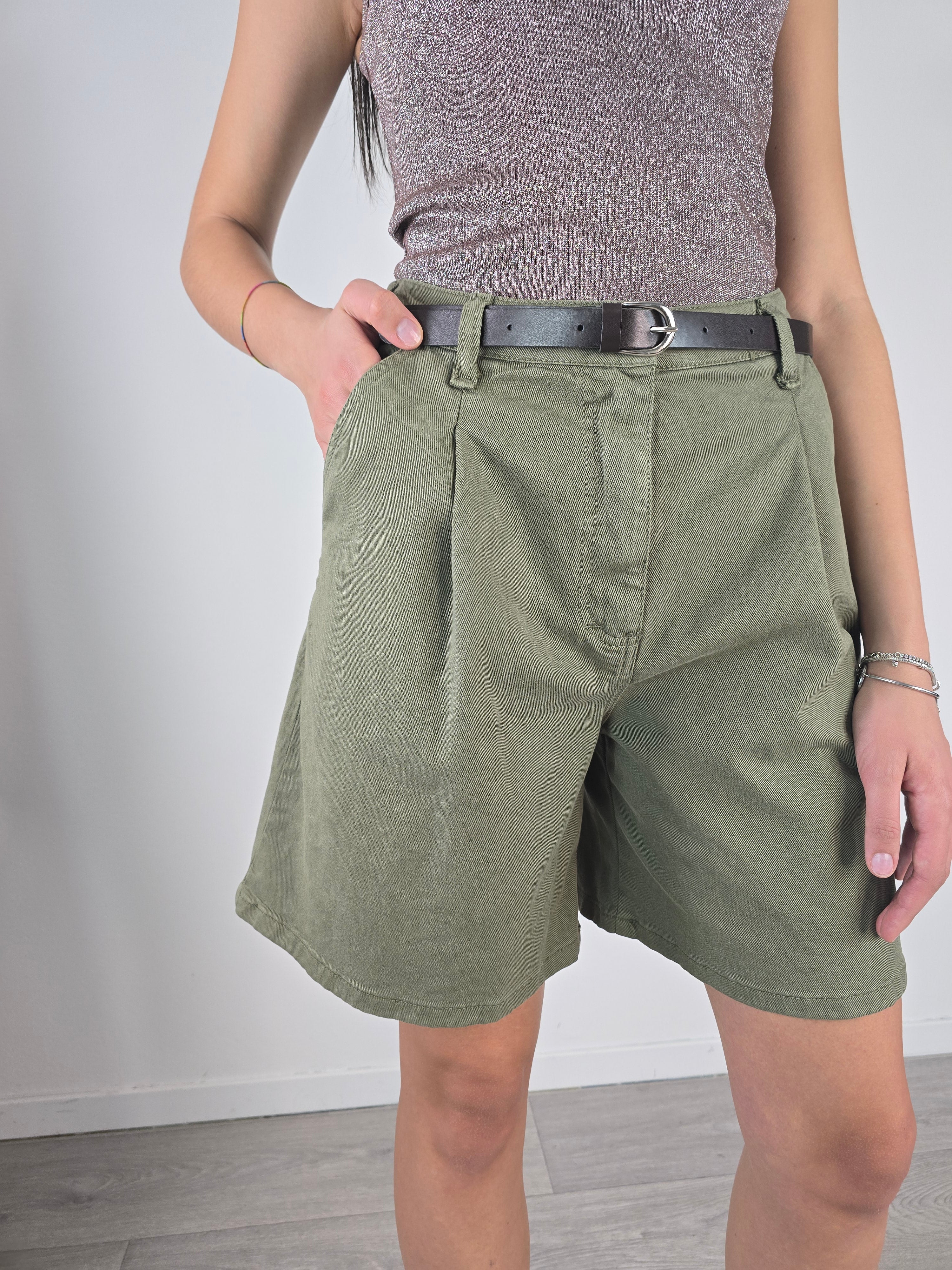 Please - Bermuda con cintura - Militare